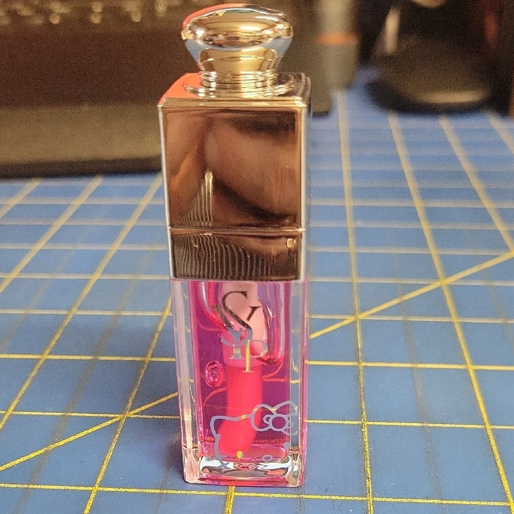 Hello Kitty Lip Oil by YSP Pink